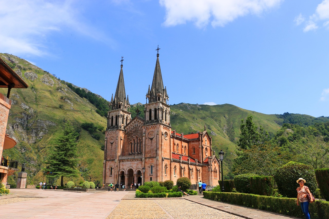 Asturias catedral de Covadonga